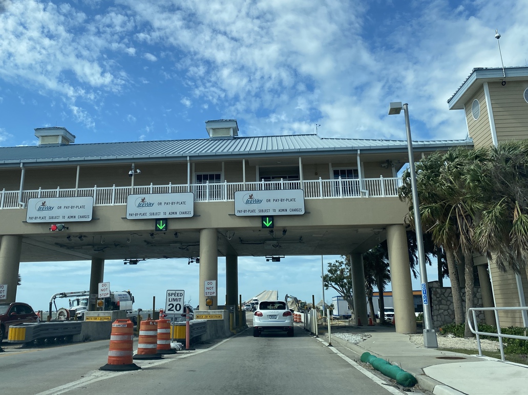 The Sanibel toll plaza utilizes transponders and license
      plate readers for motorists headed to Sanibel and Captiva
      islands.
