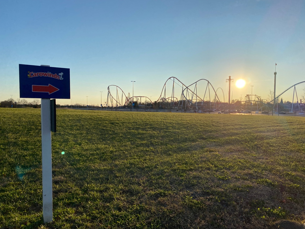 This sign points the way from the hotel to Carowinds.