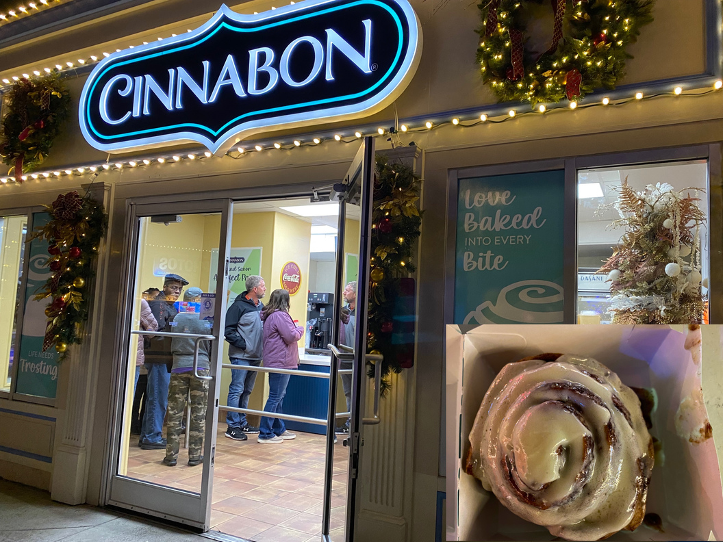 This is the Cinnabon cinnamon bun stand at Carowinds.