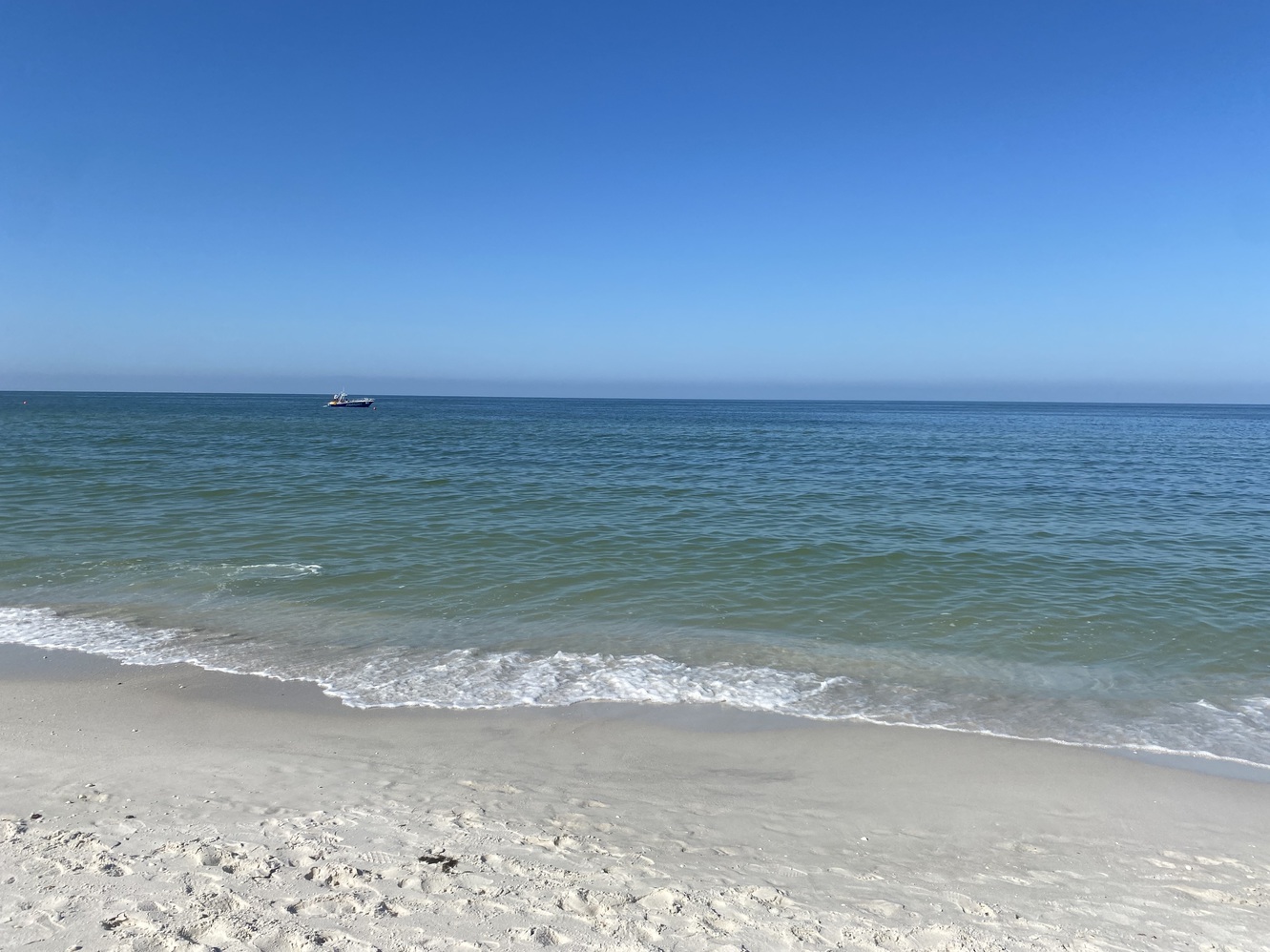 The Gulf of Mexico
      offers beach-goers a beautiful vista.